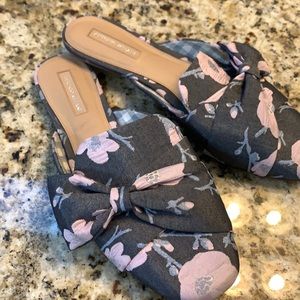 Antonio Melani Gray & Pink Pattern Flats